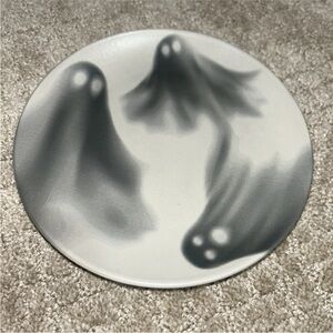 Set of 2 Mesa Brasil Halloween Ghost Gray and Black Salad Plates 7 1/2"